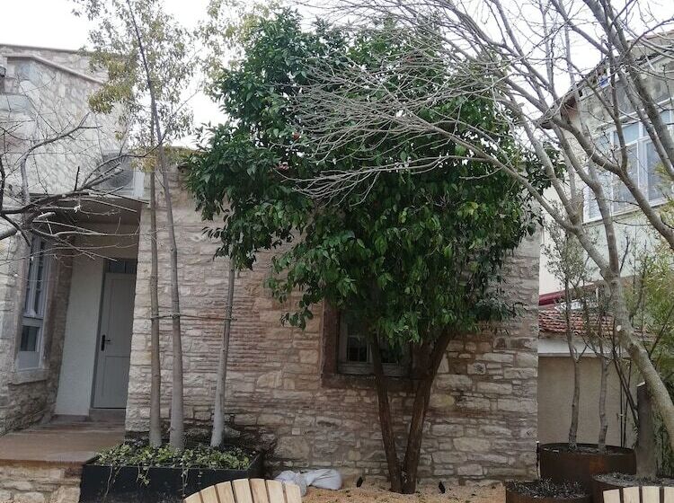 בית מלון כפרי Karargah Urla