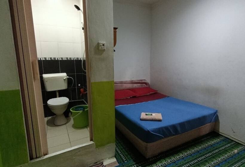 בית מלון כפרי Oyo 90568  Sutera Inanam