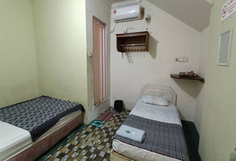 בית מלון כפרי Oyo 90568  Sutera Inanam