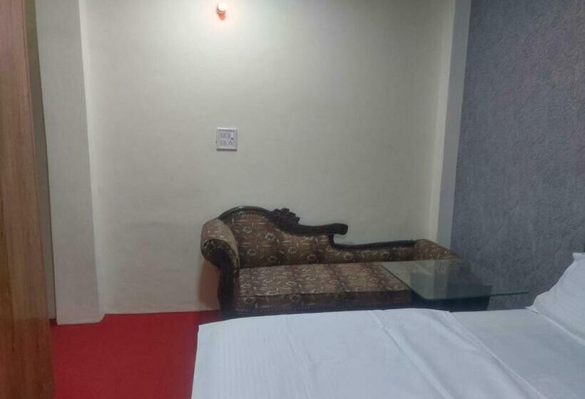 酒店 Oyo 92205 Kasturi Inn