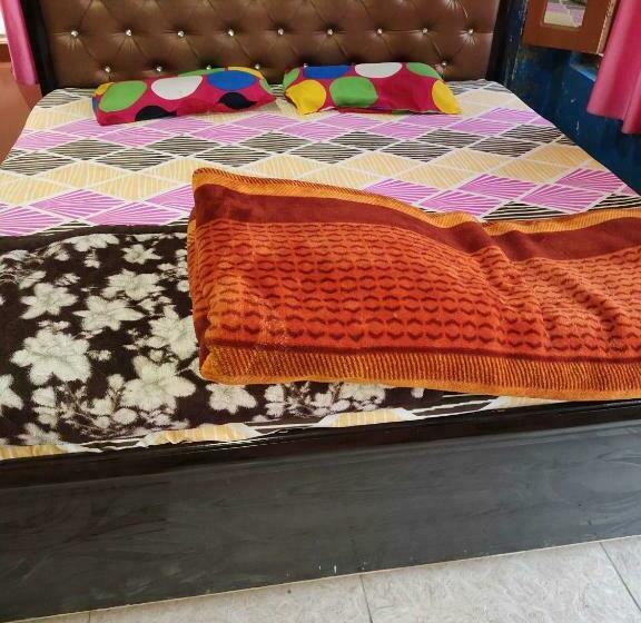 فندق Spot On Navrang Sweets , Home Stay And Restaurant