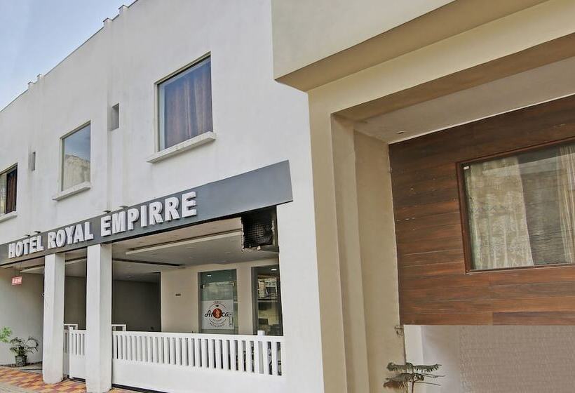 בית מלון כפרי Treebo Royal Empire Adarsh Nagar, Chandigarh