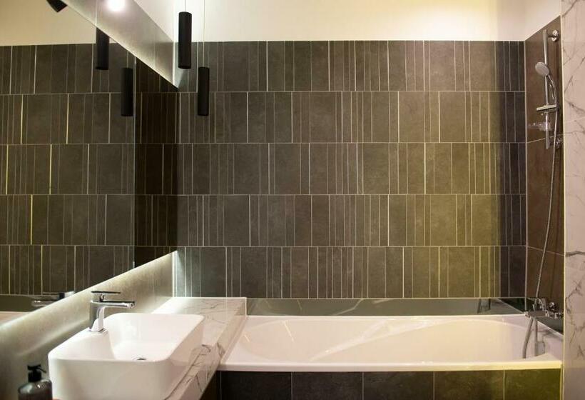 Lovely Apartment In Brasov