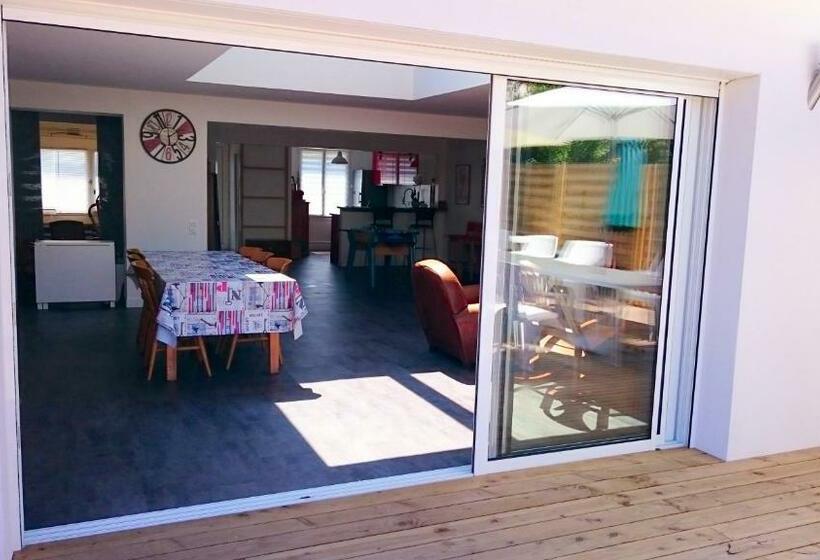 Maison De 5 Chambres Avec Jardin Clos Et Wifi A Larmor Plage