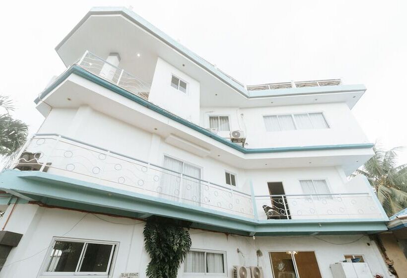 Marina Breeze Resort