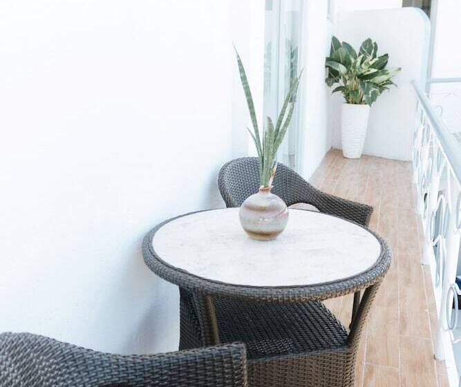 Marina Breeze Resort