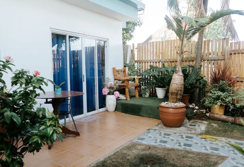 Marina Breeze Resort