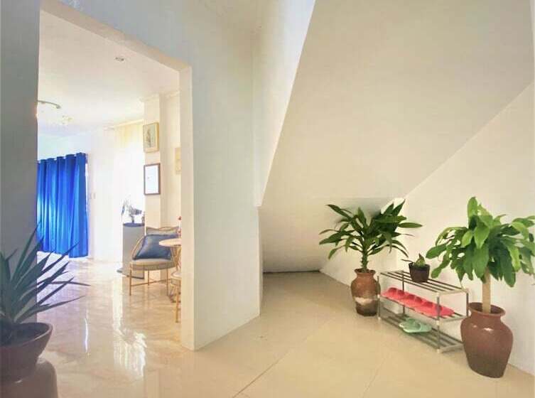 Marina Breeze Resort