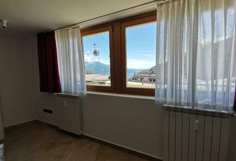 Monolocale Nuovo Sulla Pista Da Sci In Montagna