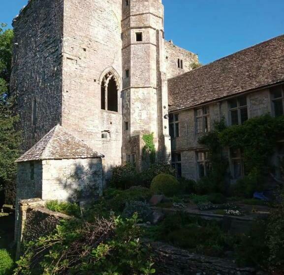 No 24 Beverston Castle