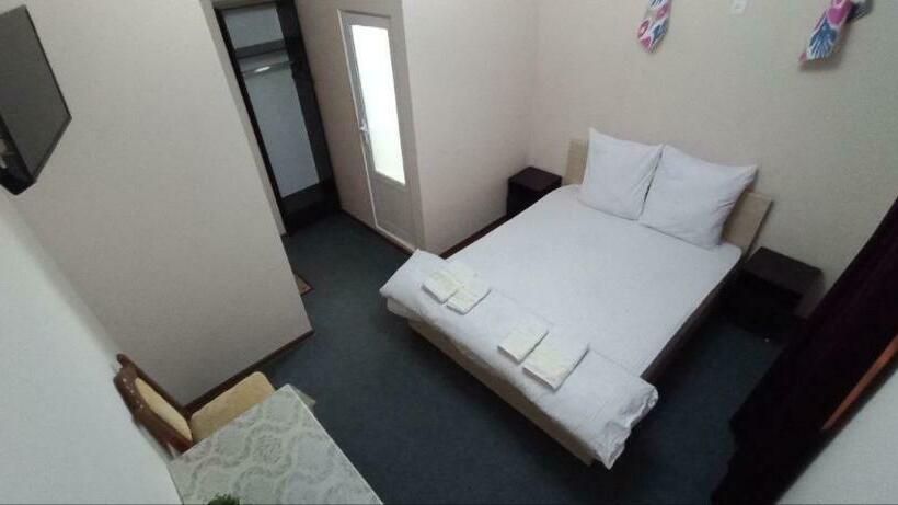 פנסיון Aisha G H