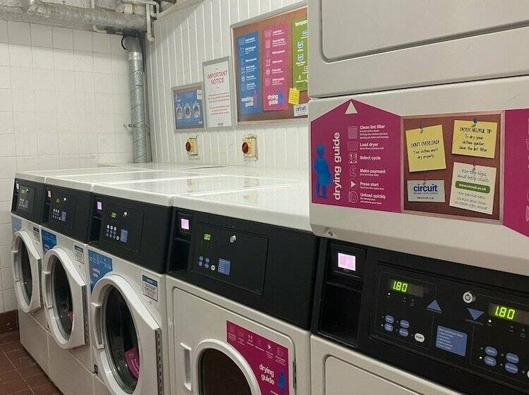 ペンション Rooms For Students Only Cricklewood Lane