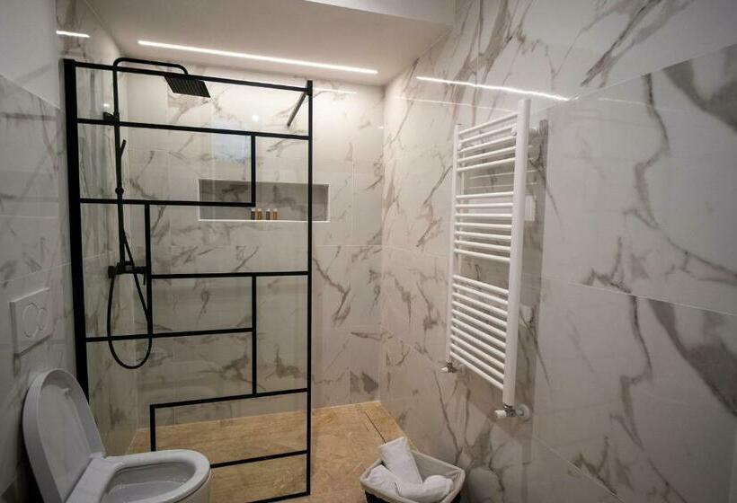 بنسيون Luxury Cecilia Via Antonio Del Re 9 Tivoli