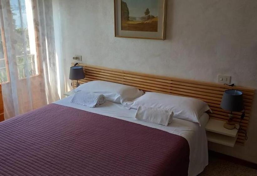 ペンション My Holidays   Camere Dei Fiori