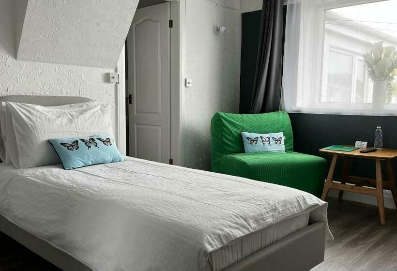 بنسيون Orient B&b