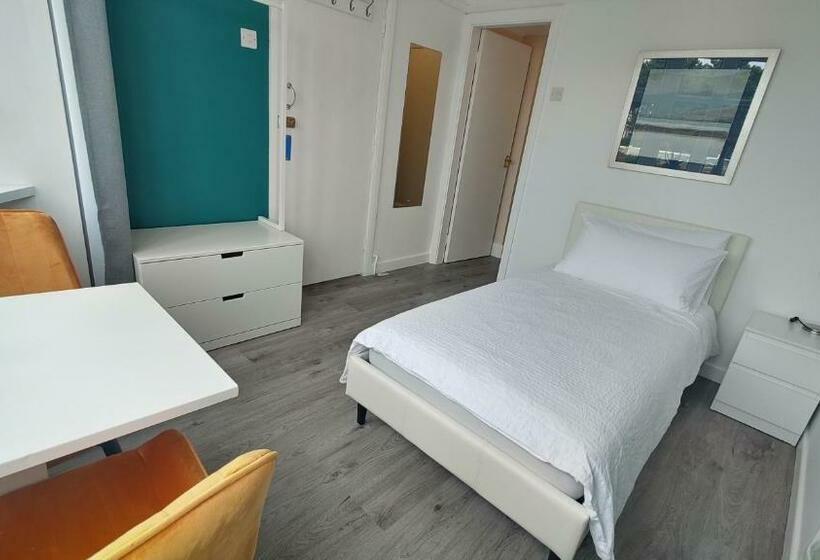 بنسيون Orient B&b