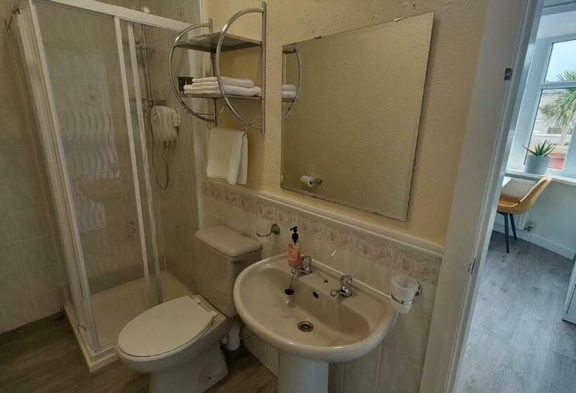 بنسيون Orient B&b