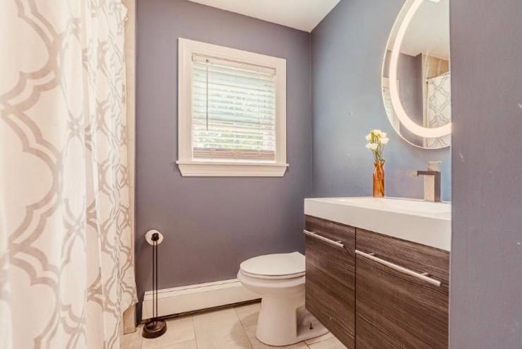 펜션 A1   Modern, Cozy Bedroom, 10 Minutes To Providence Central