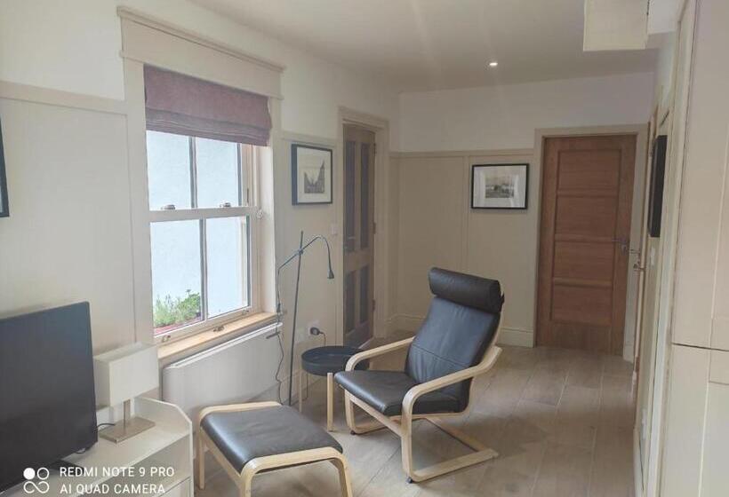 פנסיון The Wild Farm Lodge