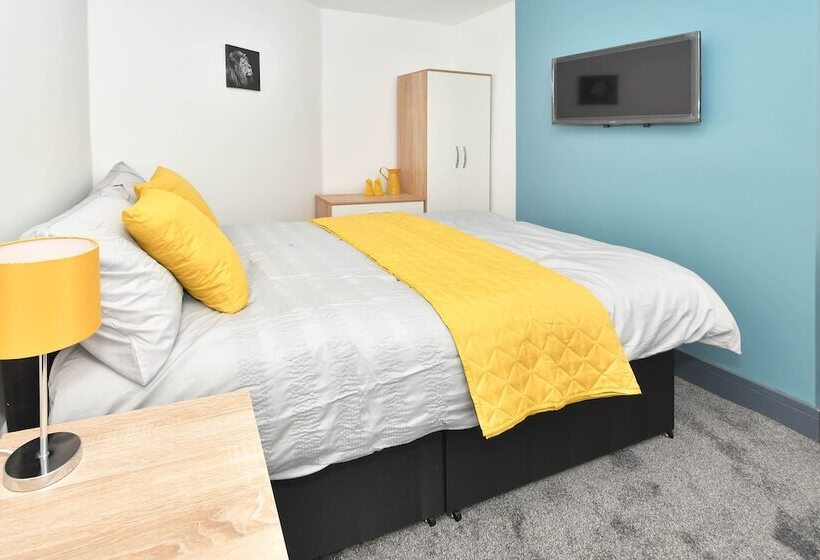 Пансион Townhouse @ Eastwood Place Stoke