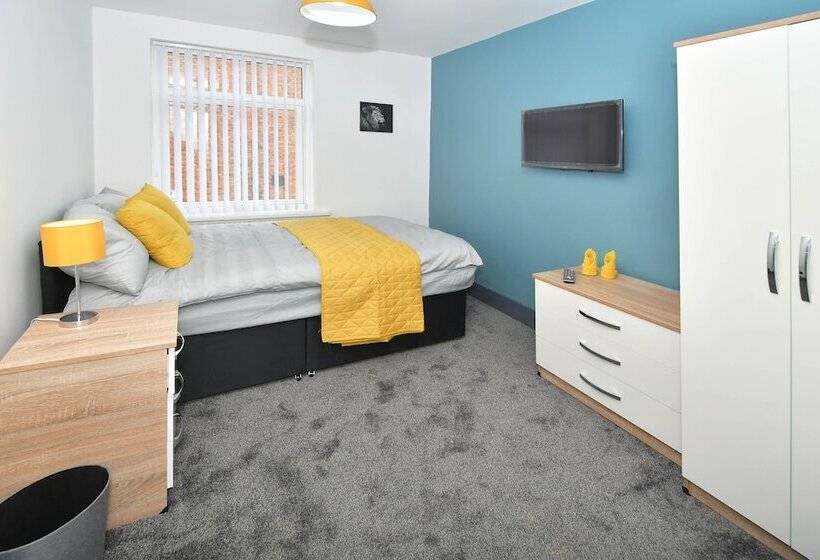 Пансион Townhouse @ Eastwood Place Stoke