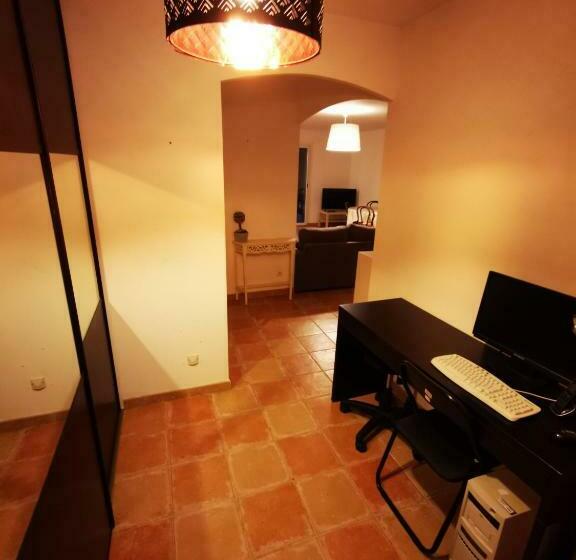 T2 Indépendant Terrasse Et Piscine Au Calme Var Sud De La France