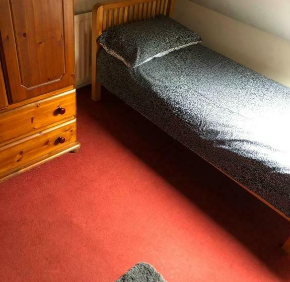 5/6 Bed House Barnsley Centre