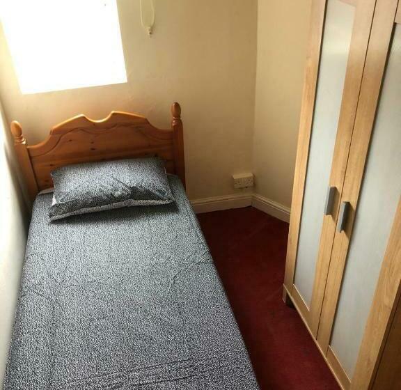 5/6 Bed House Barnsley Centre