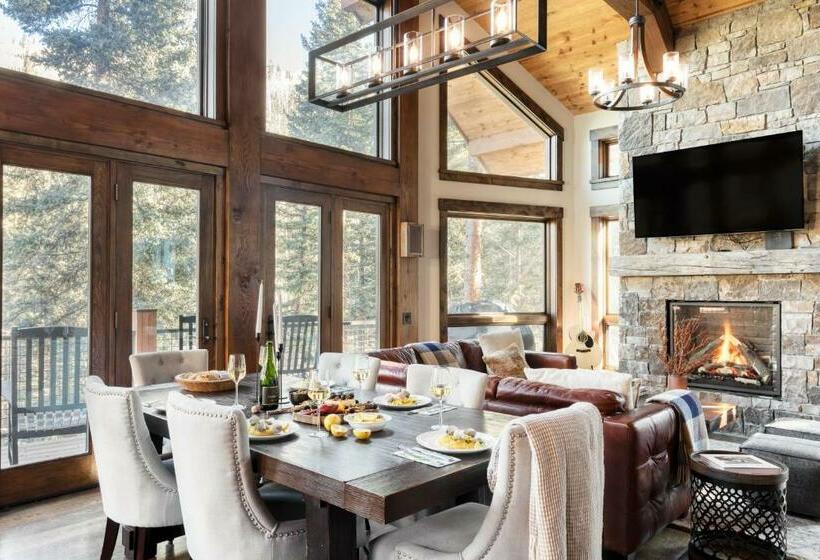 Apex By Avantstay Cozy Expansive Mountain Home Close To The Slopes W Hot Tub