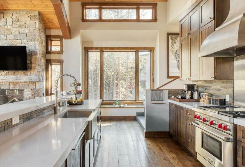 Apex By Avantstay Cozy Expansive Mountain Home Close To The Slopes W Hot Tub