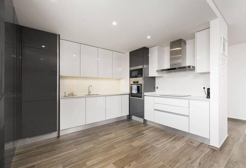 Arade Riverview   Deluxe Apartment By Ideal Homes