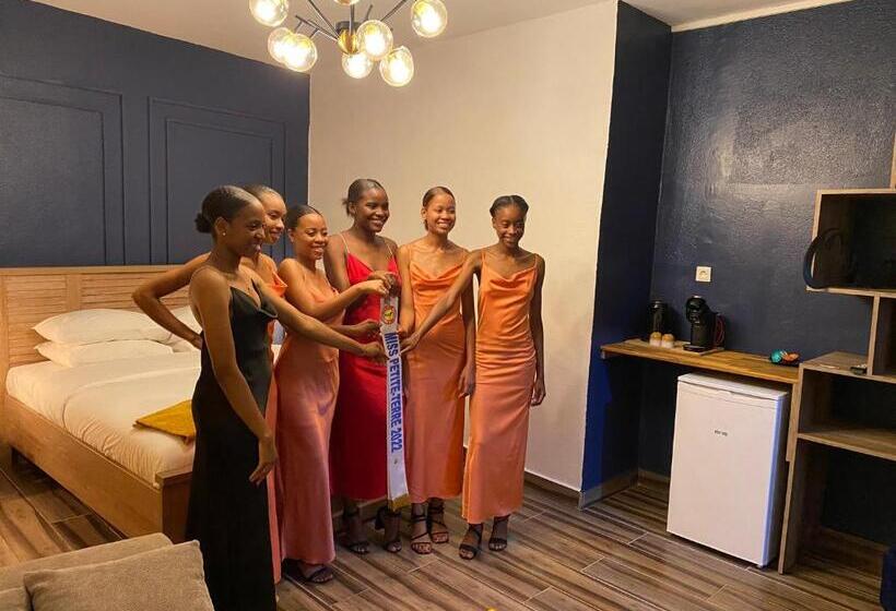 مبيت وإفطار Moya Résidence By Md