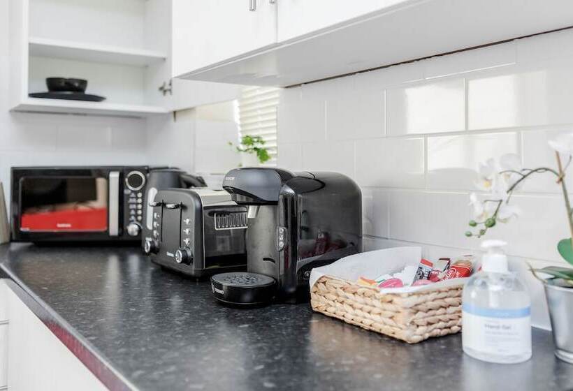 Bedford Hospitalsouth Wing4 Guests3 Bedswifi