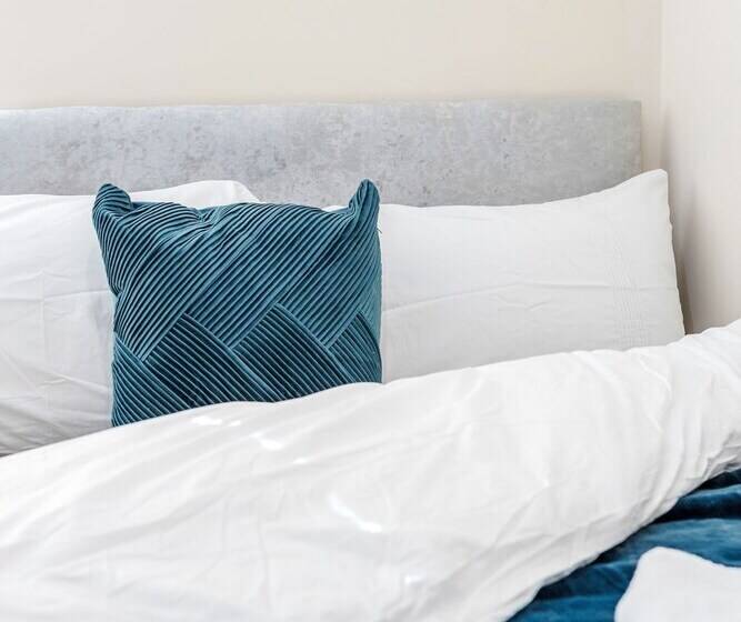 Bedford Hospitalsouth Wing4 Guests3 Bedswifi