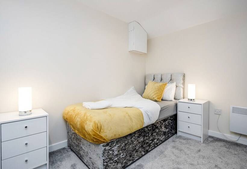 Bedford Hospitalsouth Wing4 Guests3 Bedswifi