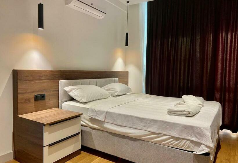 Black Mari̇n Apartment