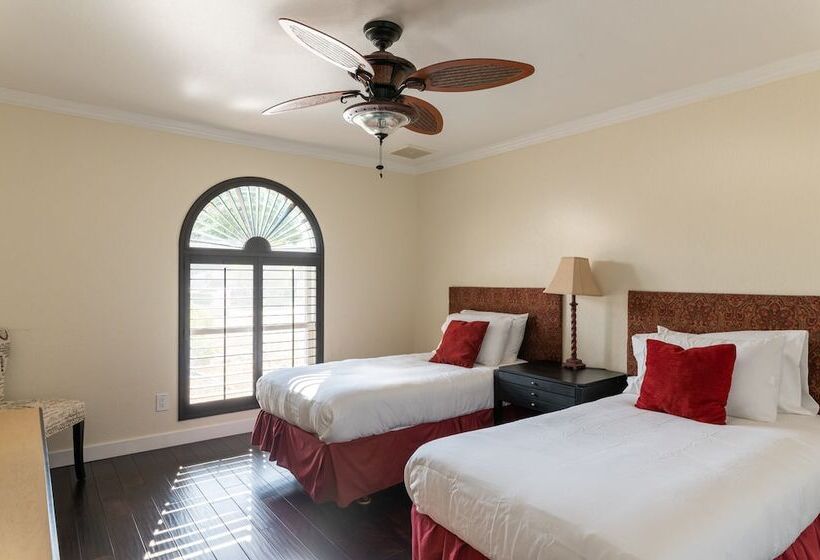 Desert Ridge By Avantstay Spacious Oasis W/ Pool & Hot Tub