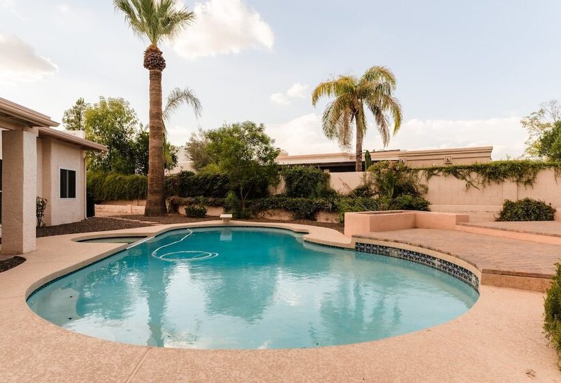 Desert Ridge By Avantstay Spacious Oasis W/ Pool & Hot Tub