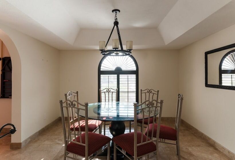 Desert Ridge By Avantstay Spacious Oasis W/ Pool & Hot Tub