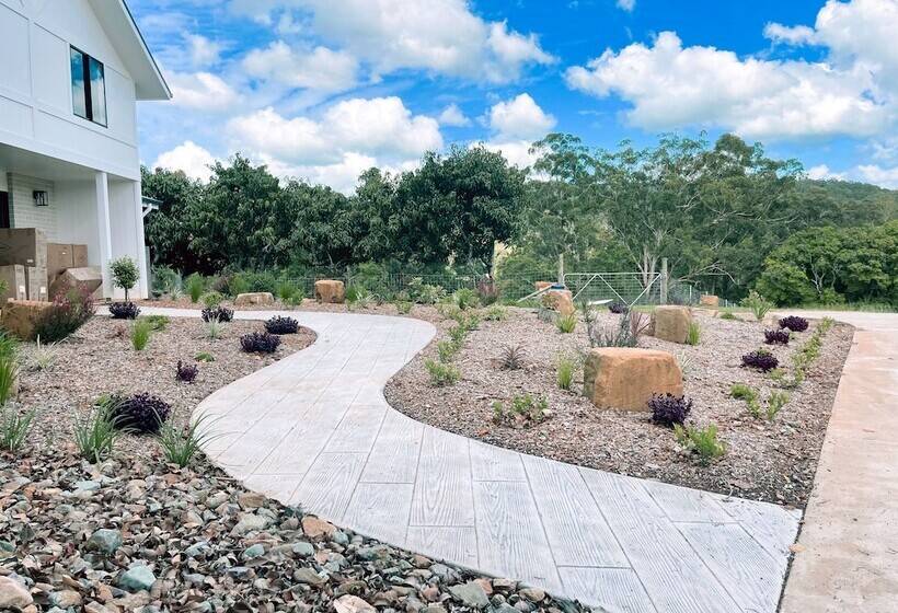 فندق Seven Peaks Farm Stay