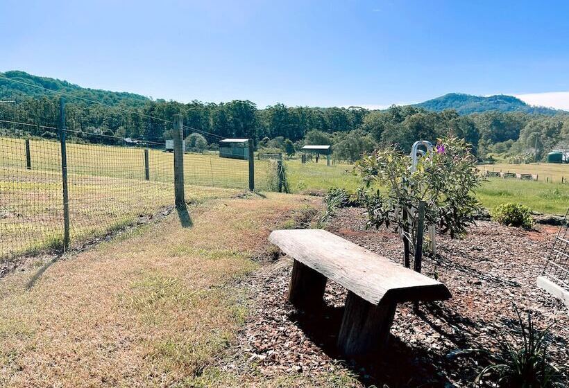 فندق Seven Peaks Farm Stay