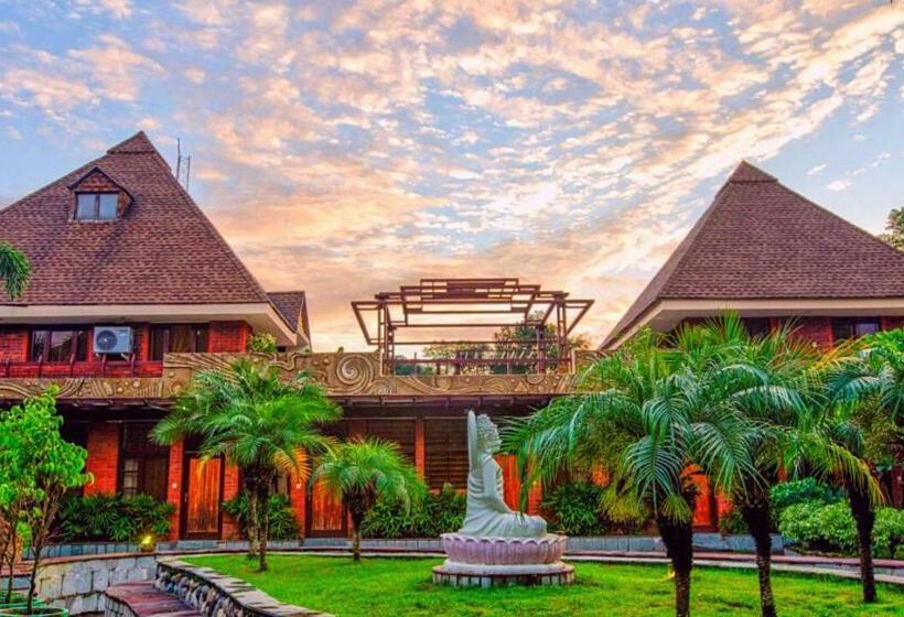 בית מלון כפרי Shrigo Pyramid Home Divine   A Wellness Resort