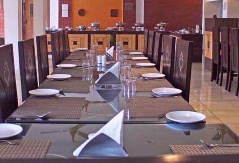 בית מלון כפרי Shrigo Pyramid Home Divine   A Wellness Resort