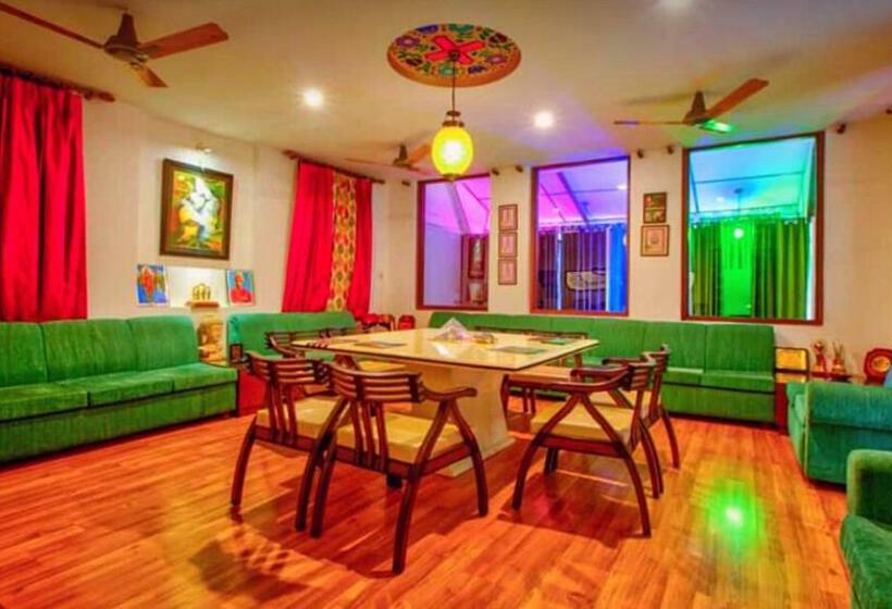 בית מלון כפרי Shrigo Pyramid Home Divine   A Wellness Resort