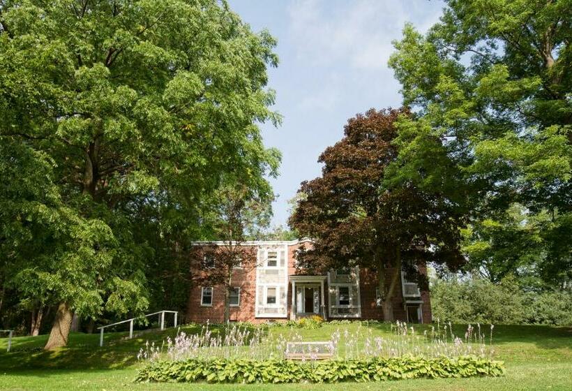 فندق Westover Inn