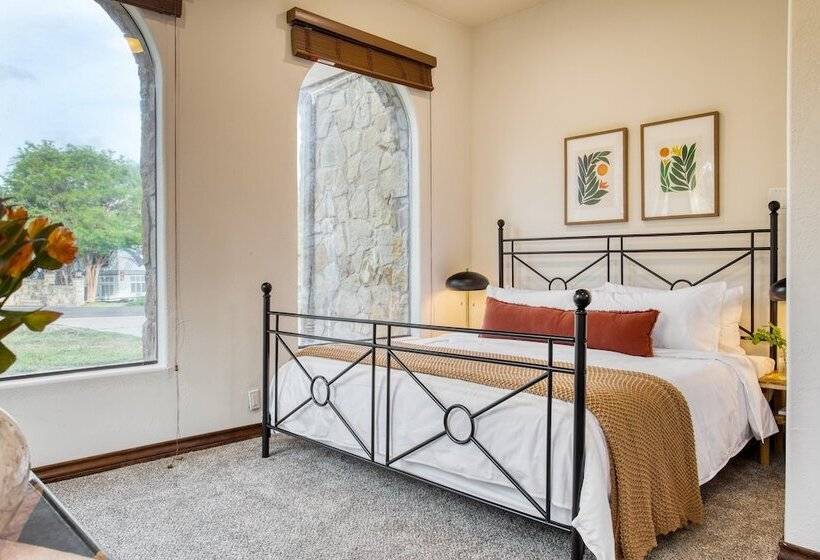 Hudson By Avantstay Magnificent Home W/ Beautiful Views, Multiple Living Areas, Pool & Games!