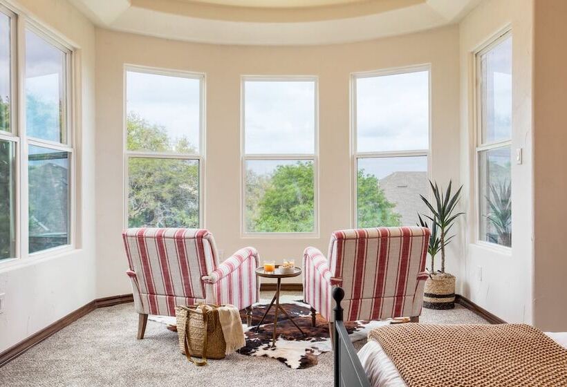 Hudson By Avantstay Magnificent Home W/ Beautiful Views, Multiple Living Areas, Pool & Games!