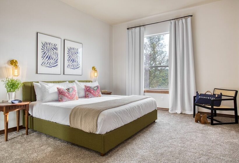 Hudson By Avantstay Magnificent Home W/ Beautiful Views, Multiple Living Areas, Pool & Games!