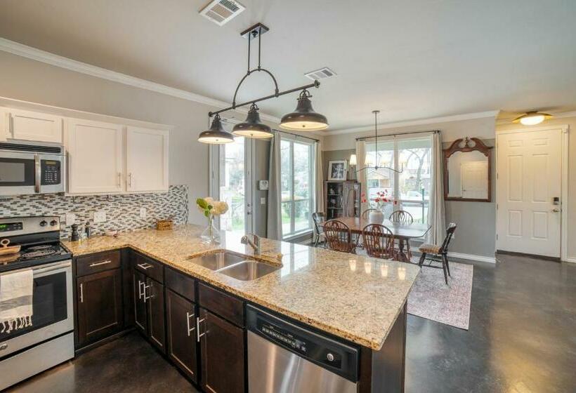 Lady Bird By Avantstay Great Location In Austin W Large Yard Fire Pit