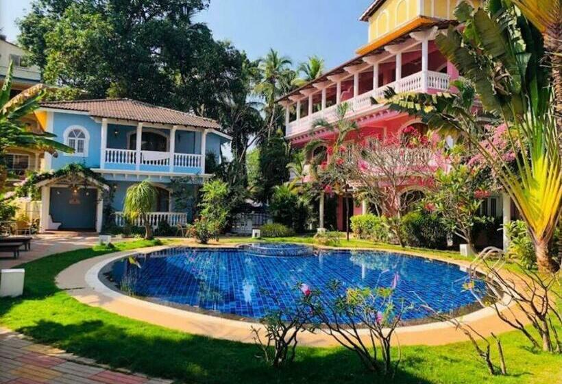 Montage By Le Pension Stays